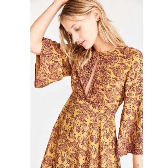 Urban Outfitters Dresses & Skirts - Ecote Tyler Split-Neck Bell-Sleeve Mini Dress